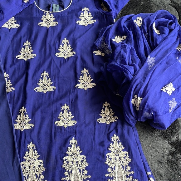 Navy blue shalwar kameez and dupatta Pakistani / Indian - Picture 8 of 9
